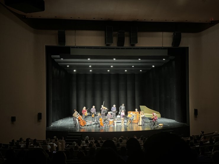 52. İstanbul Müzik Festivali'nde Asya Fateyeva ile Lautten Compagney Berlin sahne aldı