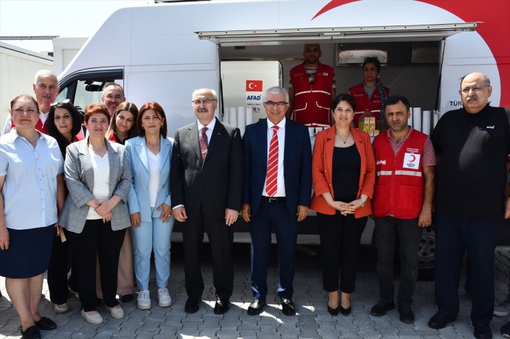 Adana'da depremzedelerin yaşadığı konteyner kentte kütüphane açıldı