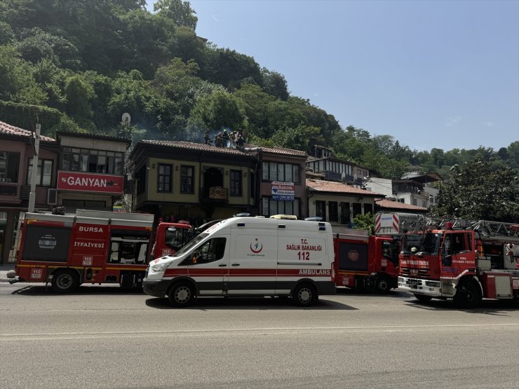 Bursa'da yangın çıkan restoran hasar gördü