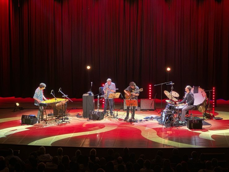 Caz sanatçısı John Surman, İstanbul'da konser verdi