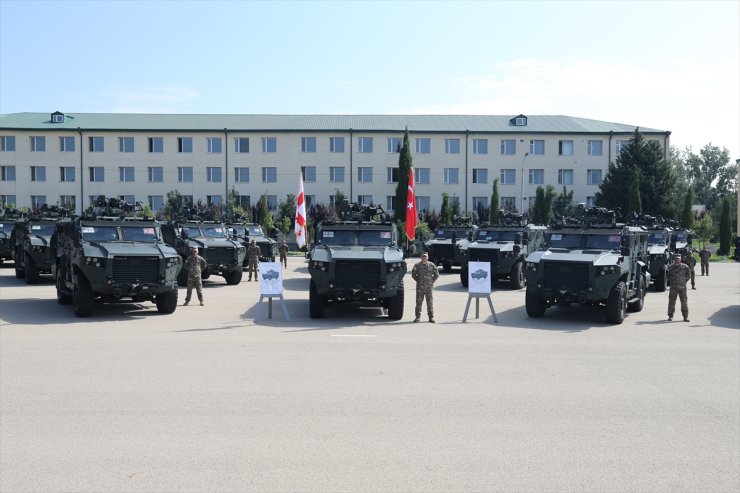 Türk savunma sanayisince üretilen "VURAN" zırhlı araçları Gürcistan ordusuna teslim edildi