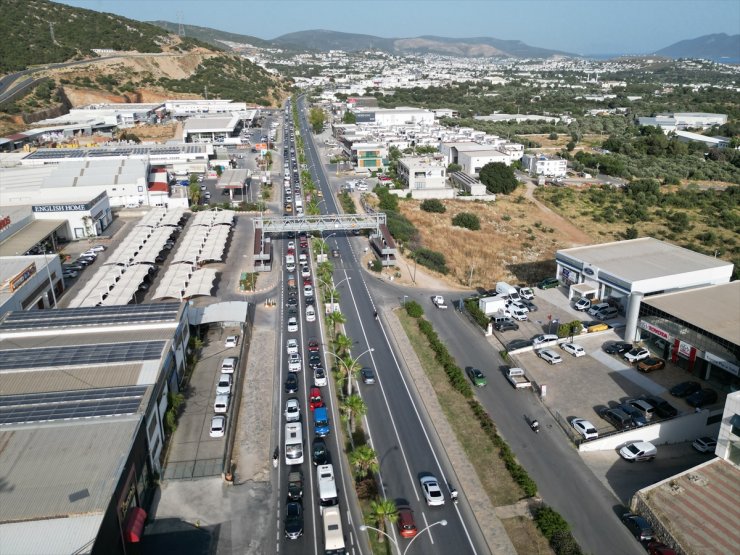 Bayram tatili öncesinde Bodrum'da yoğunluk yaşanıyor