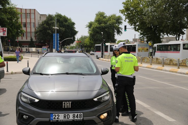 Edirne'de bayram öncesinde dron destekli trafik denetimi yapıldı