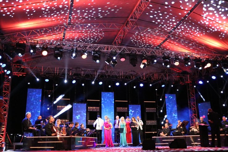 Niğde'de "TRT Sanatçıları Şehir Konserleri" düzenlendi