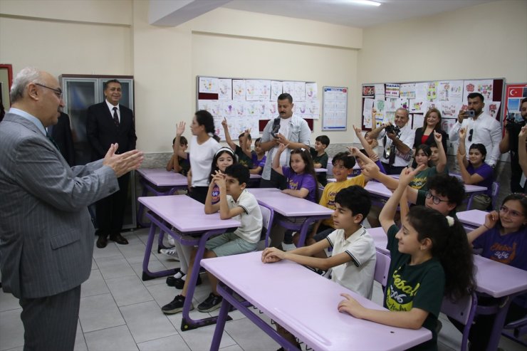 Adana, Mersin, Hatay ve Osmaniye'de öğrenciler karnelerini aldı