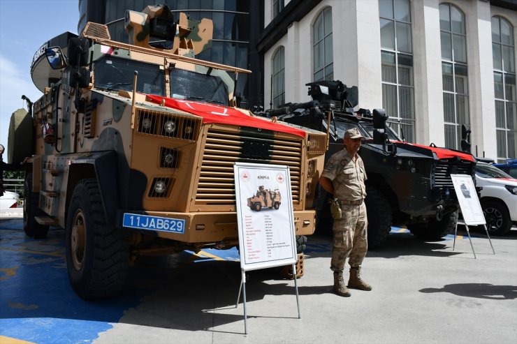 Bilecik'te Jandarma Teşkilatının 185. kuruluş yıl dönümünde teçhizat ve araçlar sergilendi