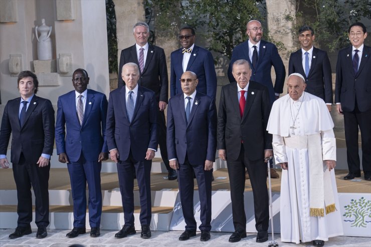 Cumhurbaşkanı Erdoğan G7 Liderler Zirvesi'ndeki aile fotoğrafı çekimine katıldı