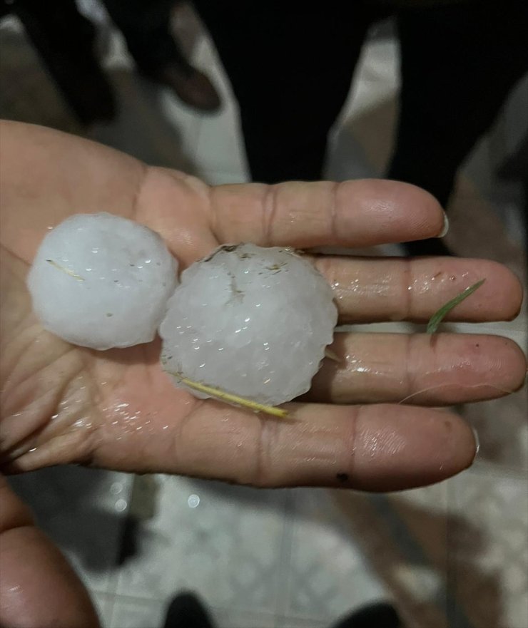 Sakarya'nın kuzeyinde dolu etkili oldu