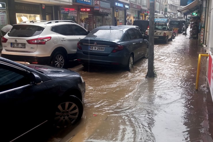 Samsun'da sağanak ve dolu etkili oldu