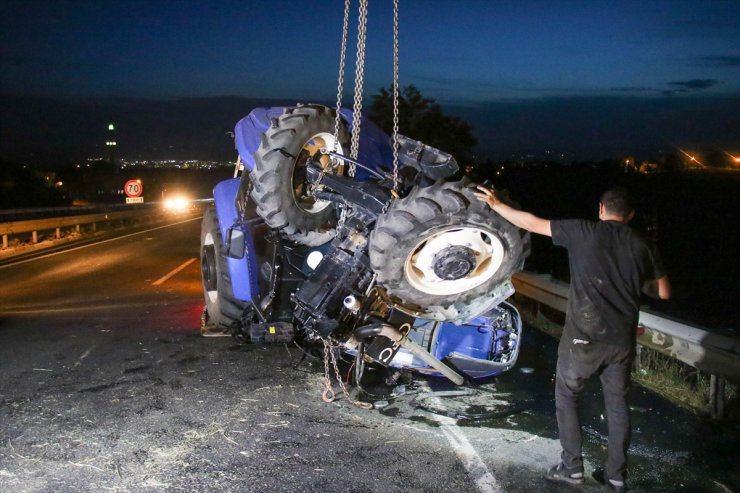 Uşak'ta trafik kazasında 2'si çocuk 5 kişi yaralandı