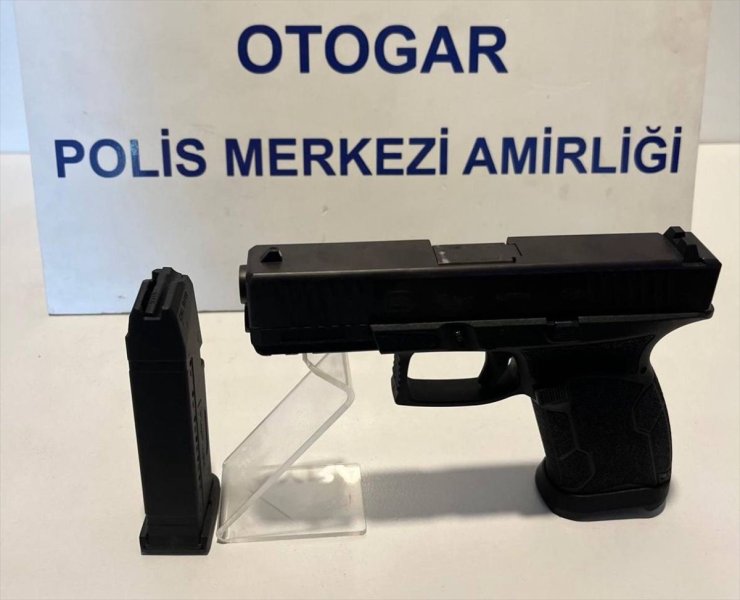 Büyük İstanbul Otogarı'nda uyuşturucu ve ruhsatsız silahla yakalanan 4 kişi serbest bırakıldı