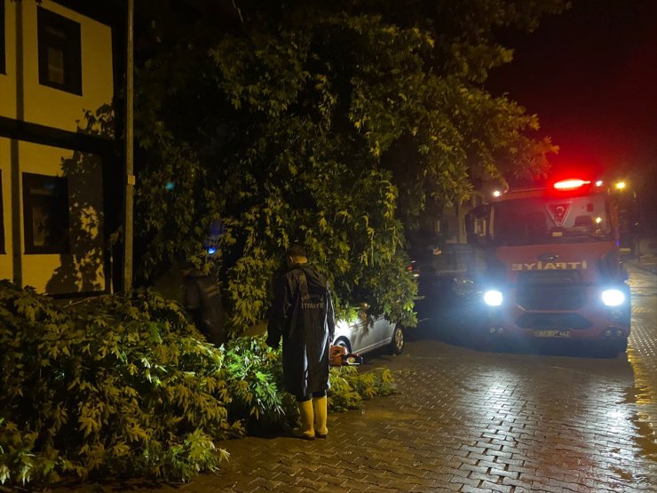 Kastamonu'da şiddetli fırtına etkili oldu