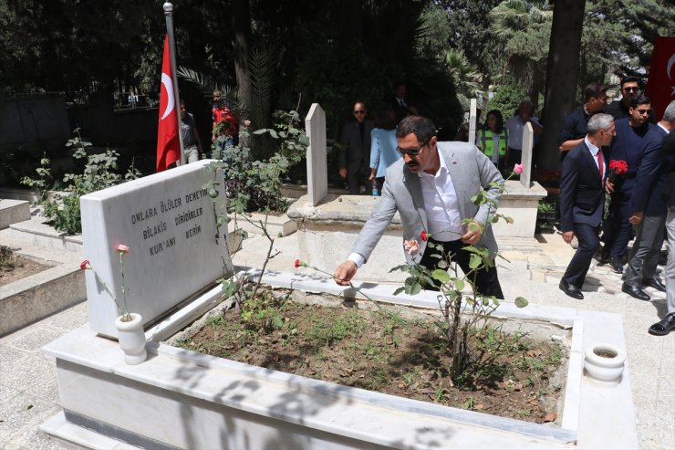 Mersin, Osmaniye ve Hatay'da bayram öncesi şehitlik ve mezarlık ziyareti