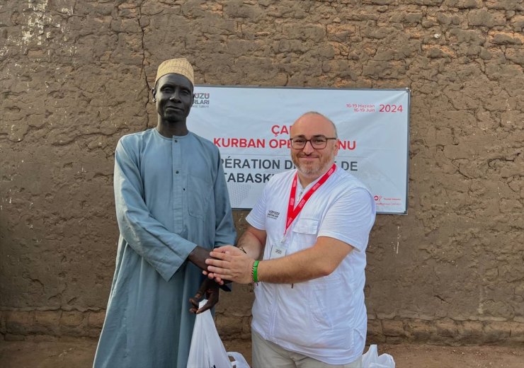Yeryüzü Doktorları'ndan Çad'da kurban yardımı