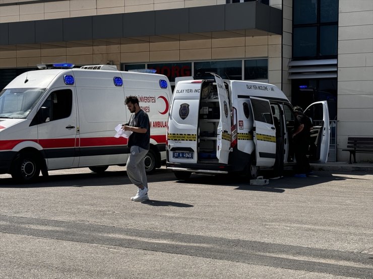 Antalya'da kavgayı ayırmak isterken bıçaklanan güvenlik görevlisi öldü
