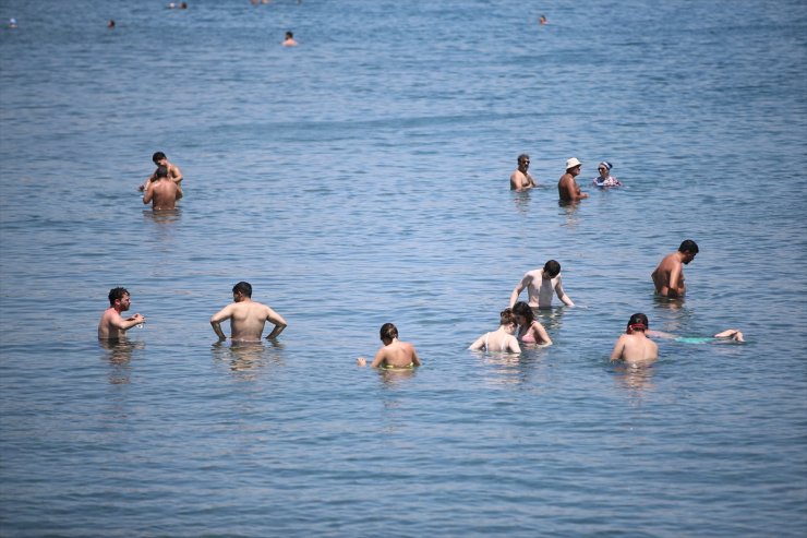 Muğla sahillerinde bayramın üçüncü gününde de yoğunluk sürdü