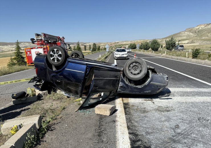 Nevşehir'de devrilen otomobildeki 5 kişi yaralandı