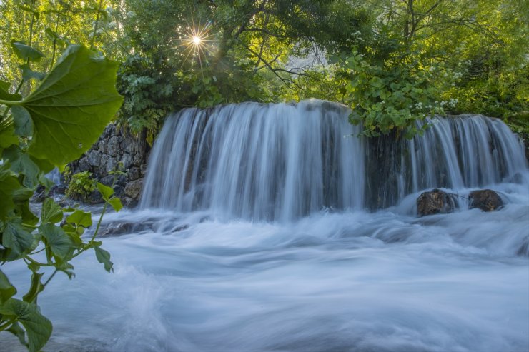 Doğa harikası Munzur Gözeleri'nde turizm hareketliliği başladı