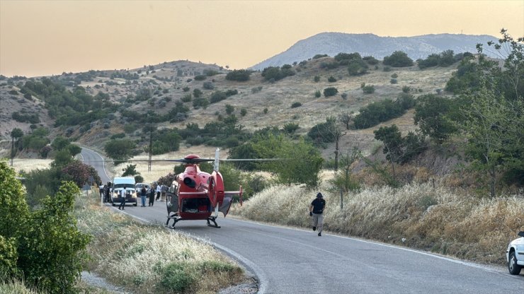 Adıyaman'da kayalıklardan düşerek mahsur kalan genç kurtarıldı