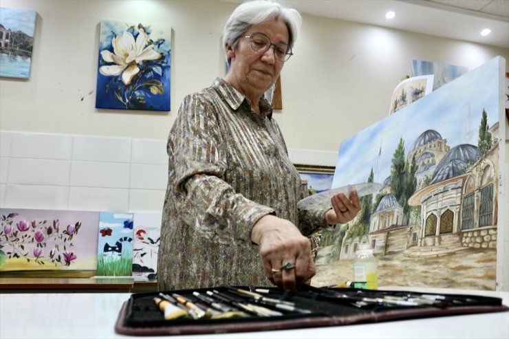 Çocukken kurduğu ressam olma hayalini, kanseri yendikten sonra gerçekleştirdi