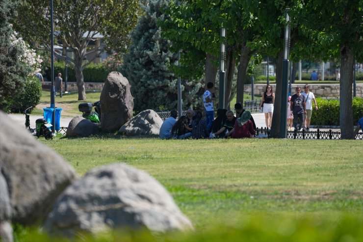 İzmir ve Aydın'da sıcak hava etkisini sürdürüyor