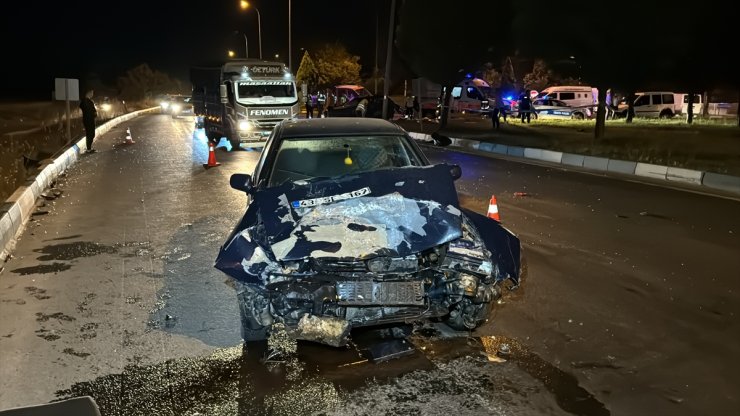 GÜNCELLEME - Kütahya'da trafik kazasında 2 kişi öldü, 3 kişi yaralandı