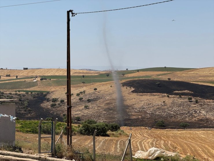 Anız yangınından etkilenen Diyarbakır'daki kırsal mahallede hortum oluştu