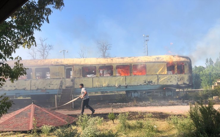 Sivas'ta boş vagonda çıkan yangın söndürüldü