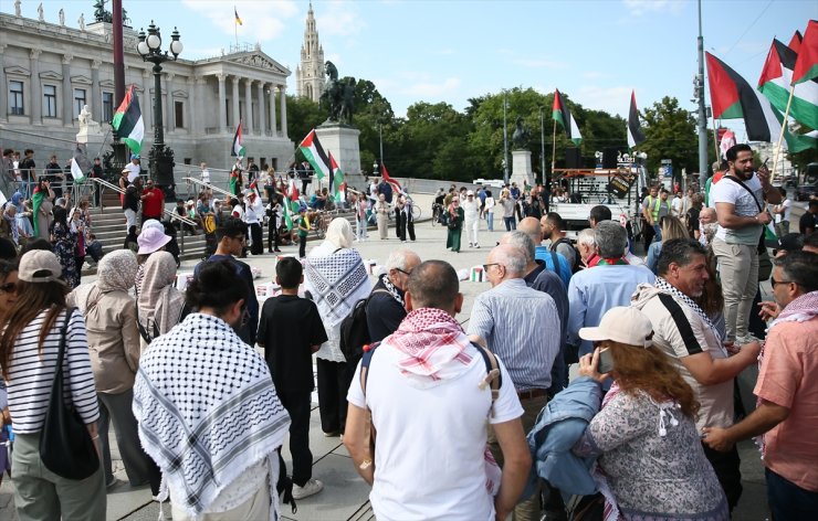 Avusturya'da İsrail'in Gazze'ye saldırıları protesto edildi