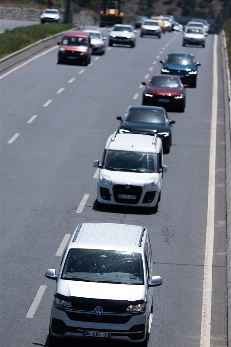 Başkentte bayram tatili dönüşü trafik yoğunluğu başladı