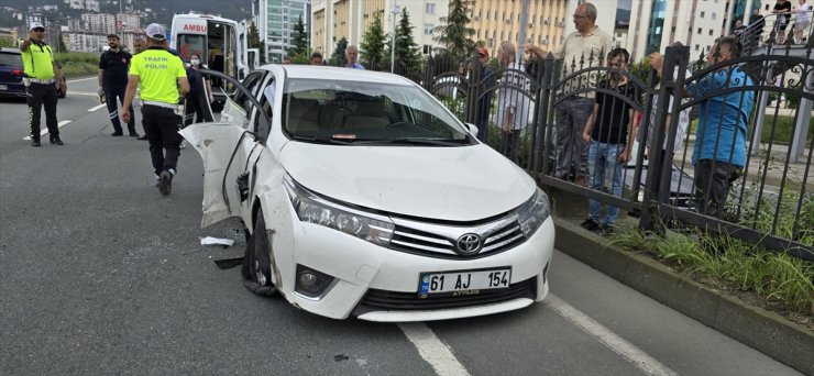 Rize'deki trafik kazasında 3 kişi yaralandı