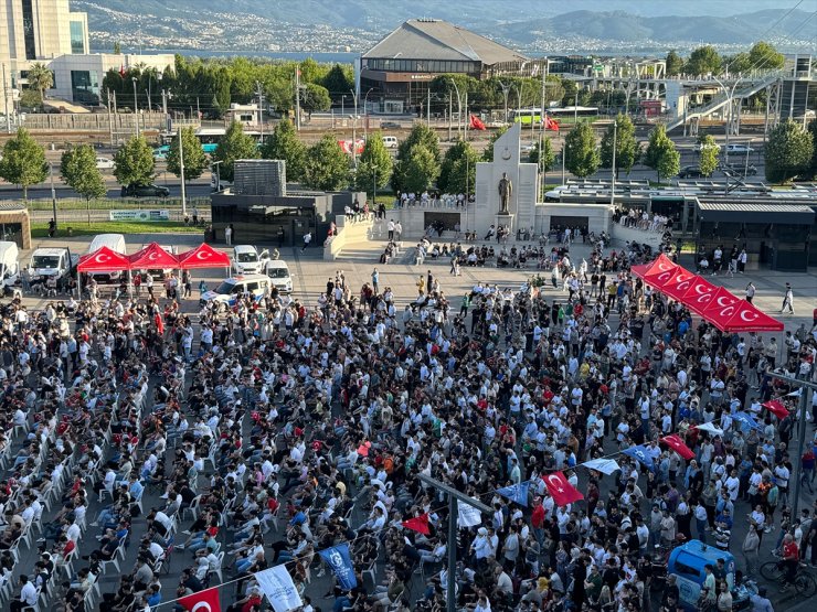 Türkiye-Portekiz maçı, Düzce, Karabük, Sakarya ve Kocaeli'de dev ekranlardan izlendi