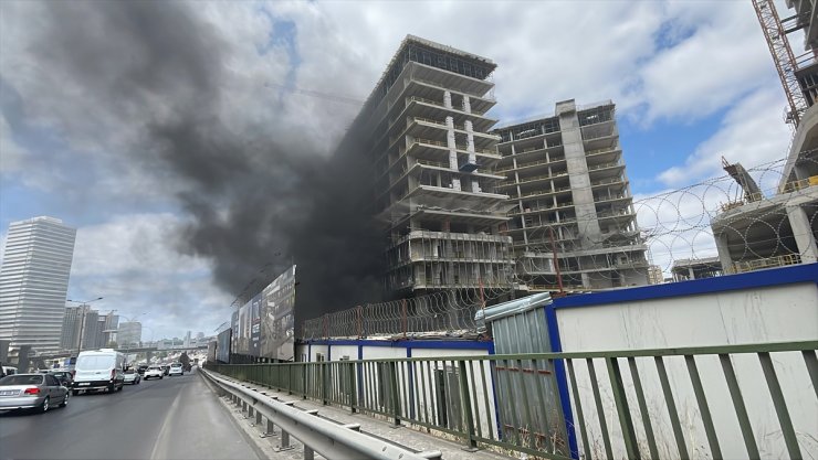 Ataşehir'de inşaat halindeki binada çıkan yangın söndürüldü