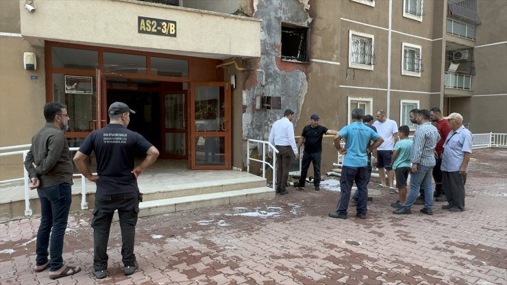Adana'da bina girişindeki doğal gaz tesisatında çıkan yangın söndürüldü