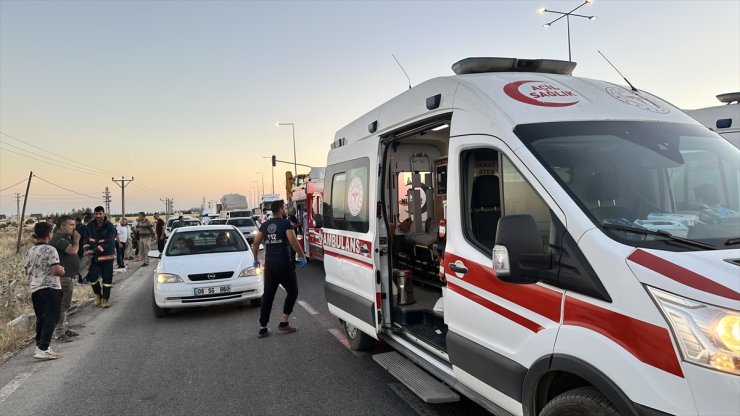 Adıyaman'da otomobilin devrilmesi sonucu 5 kişi yaralandı