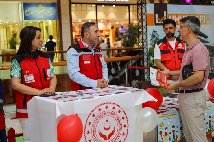 Diyarbakır'da vatandaşlara koruyucu ailelik anlatıldı