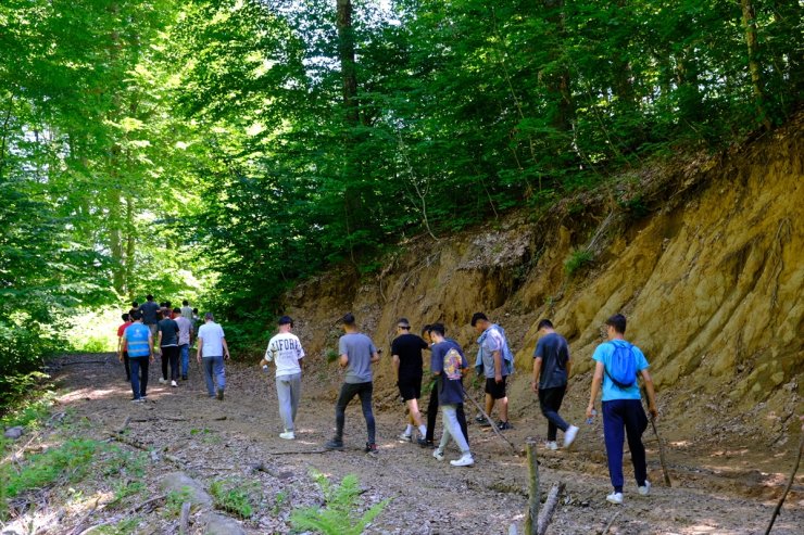 Gençlik kamplarından koruma ve bakım altındaki 14 bin 441 çocuk yararlandı