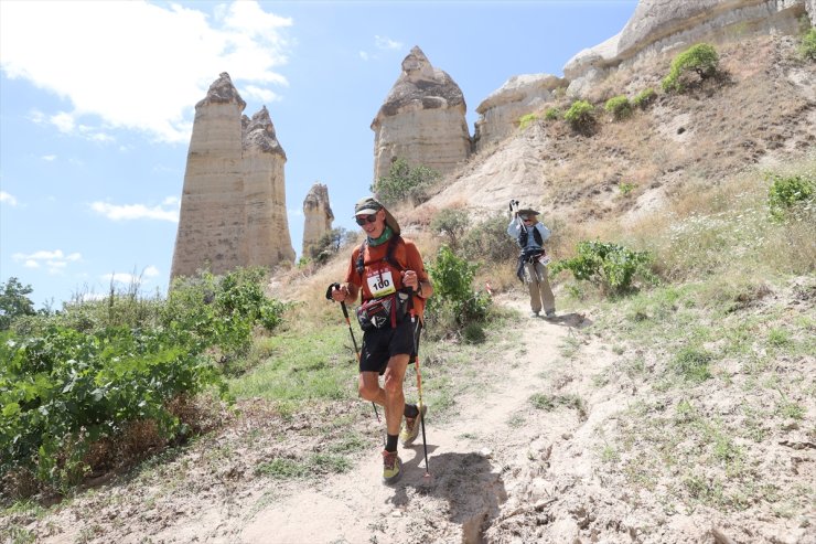 Kapadokya Çöl Maratonu'nda 30 kilometrelik koşu tamamlandı