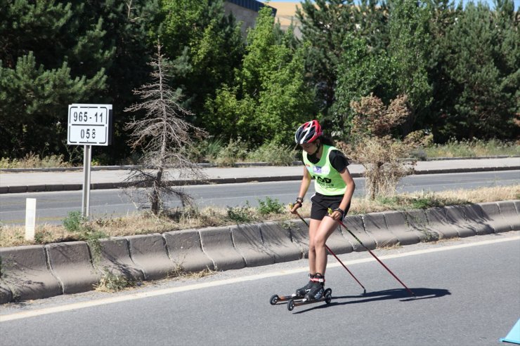 Bitlis'te düzenlenen Tekerlekli Kayak Türkiye Şampiyonası sona erdi