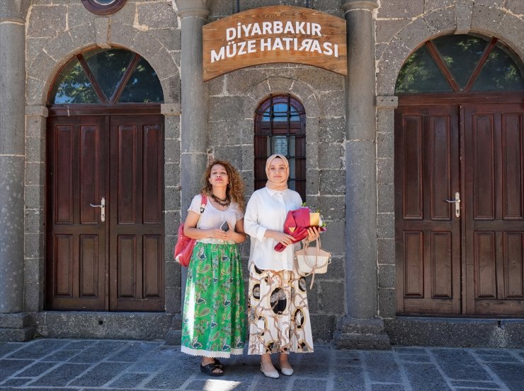 Diyarbakır Müzesinin 90. kuruluş yıl dönümünde 90 bininci ziyaretçi çiçeklerle karşılandı