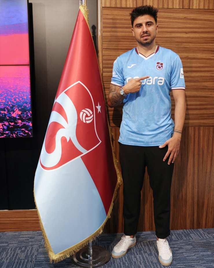 Trabzonspor, yeni transferi Ozan Tufan için imza töreni düzenledi