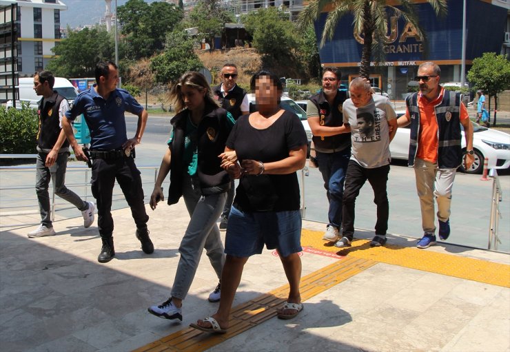 Alanya'daki bıçaklı kavgada gözaltına alınan 3 kişiden 2'si tutuklandı