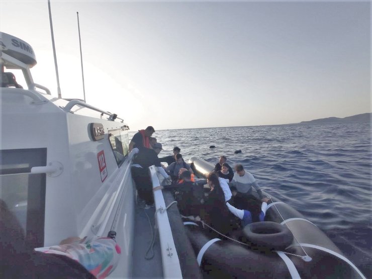 Çanakkale Ayvacık açıklarında 75 düzensiz göçmen yakalandı
