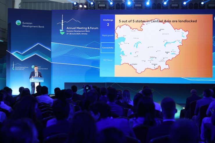 Orta Asya’nın ulaşım ve su kaynakları potansiyeli ile sorunları Kazakistan’da ele alındı