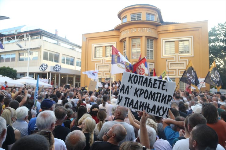 Sırbistan'da binlerce çevreci lityum çıkarma projesine karşı gösteri düzenledi