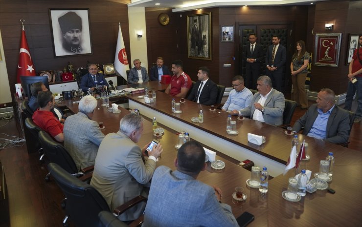 Taha Akgül'ün adını taşıyacak karakucak güreş turnuvasının basın toplantısı düzenlendi