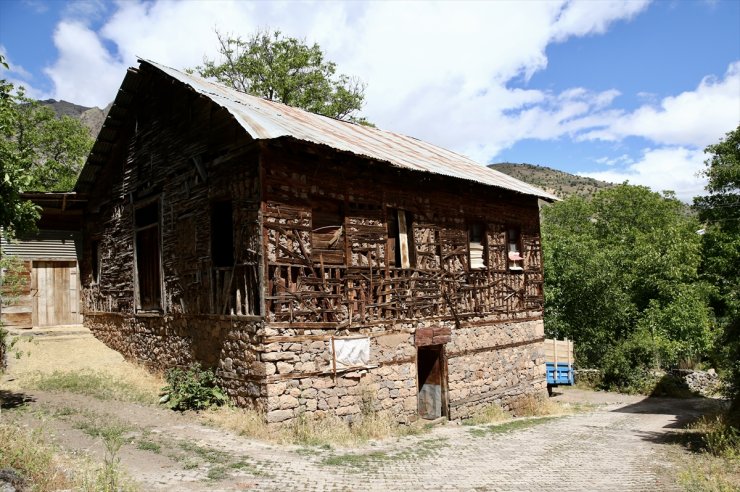 Tamzara'nın tescilli ev ve çeşmeleri ziyaretçilerini geçmişe yolculuğa çıkarıyor