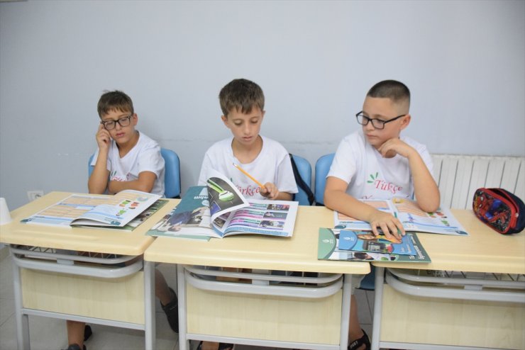 Arnavutluk'ta Türkçe Yaz Okulu programı başladı