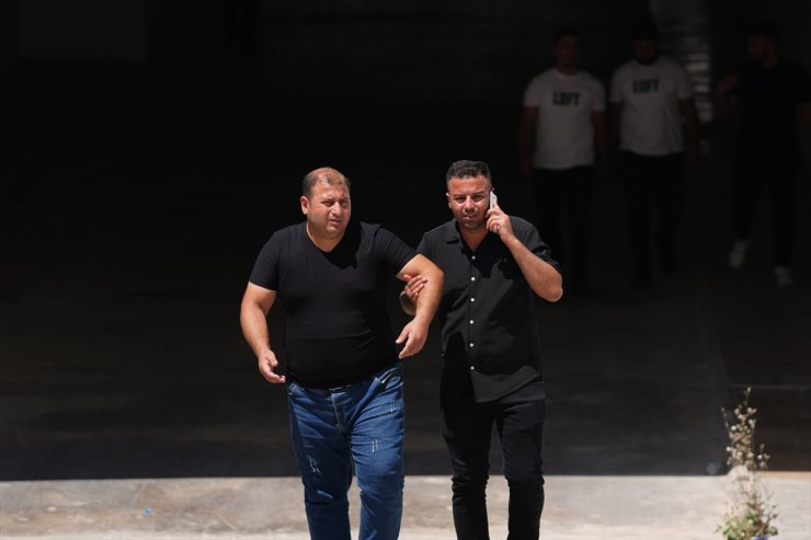 İzmir'de patlamada ölenlerin cenazeleri yakınlarına teslim ediliyor