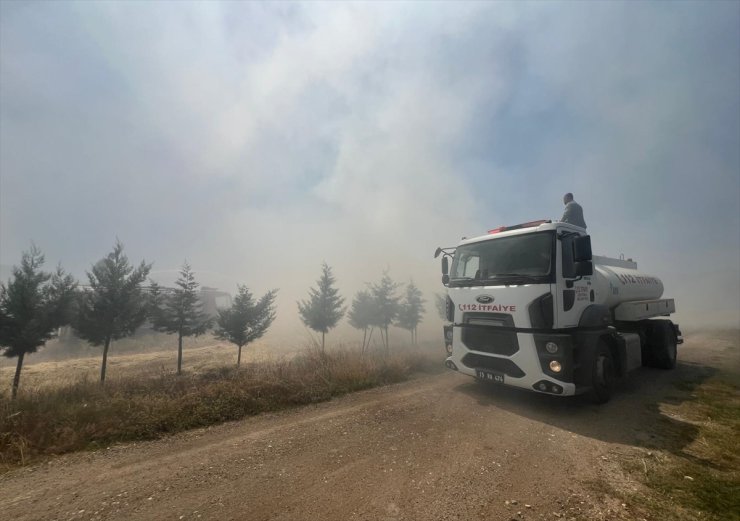 Burdur'da buğday ekili arazide çıkan yangın söndürüldü